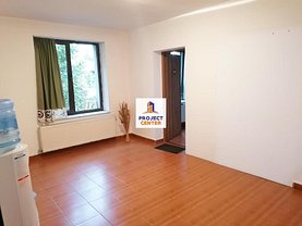 Casa de închiriat 6 camere, în Piteşti, zona Central