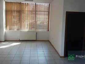 Închiriere spaţiu comercial