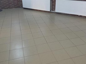 Vânzare spaţiu comercial