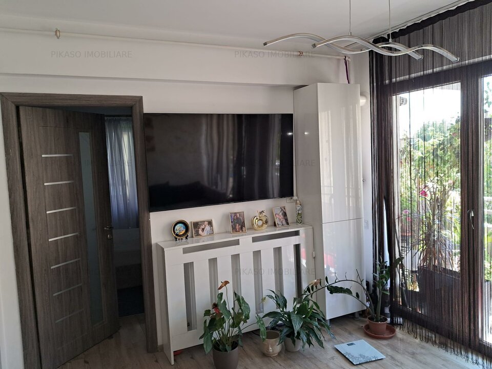 Vanzare apartament 4 patru camere