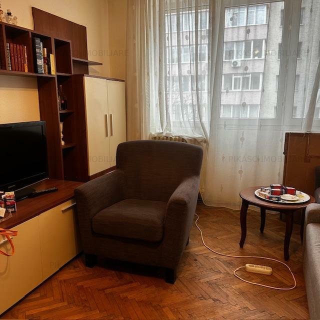 Vanzare apartament 3 trei camere semidecomandate - Iancului Metrou