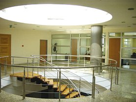 Vânzare spaţiu industrial