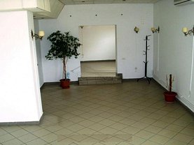 Casa de vânzare sau de închiriat 6 camere, în Bucureşti, zona Moşilor