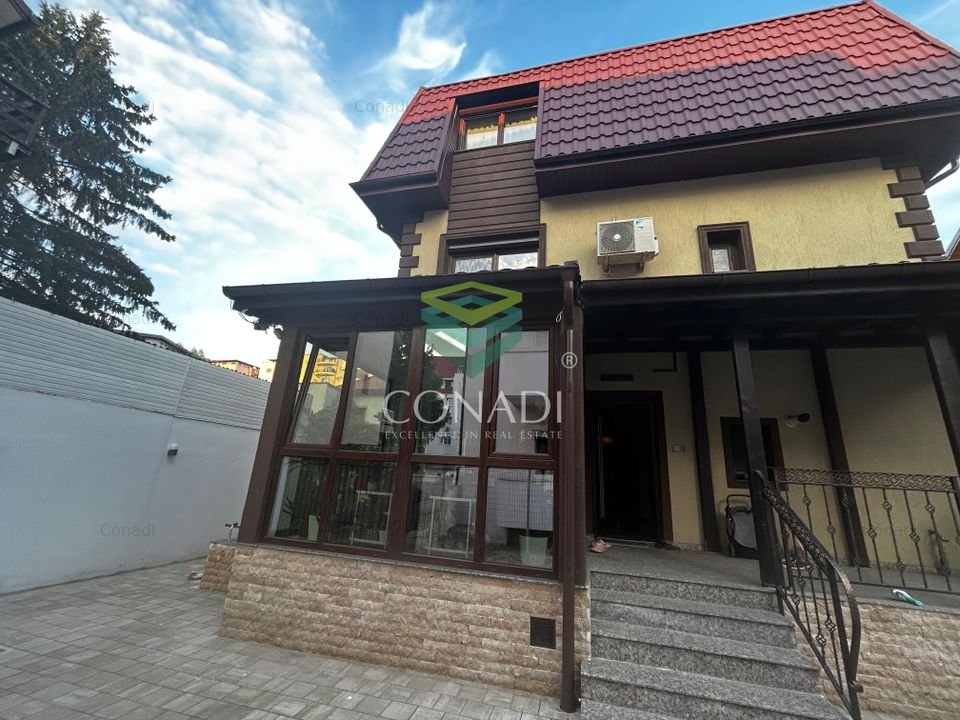 Vila cu personalitate, gradina matura si finisaje de top | Herastrau