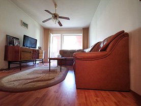 Apartament de vânzare 3 camere, în Constanţa, zona Sat Vacanţă