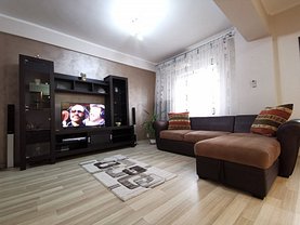 Apartament de închiriat 3 camere, în Constanţa, zona Delfinariu