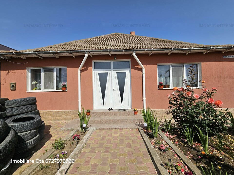 Casa De Vanzare In Comuna Corbu 1500 Mp Teren Put Apa Si Vulcanizare Comision 0