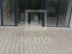Vânzare spaţiu comercial