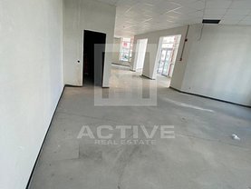 Închiriere spaţiu comercial