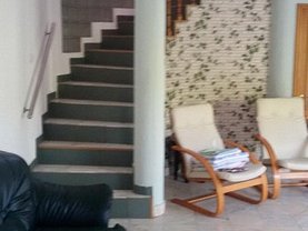 Casa de vânzare 8 camere, în Constanţa, zona Universitate