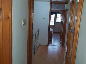 Casa de închiriat 7 camere, în Constanţa, zona Trocadero