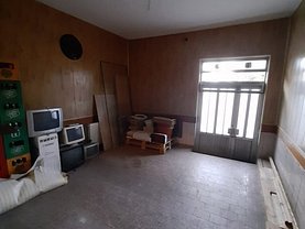 Vânzare spaţiu comercial