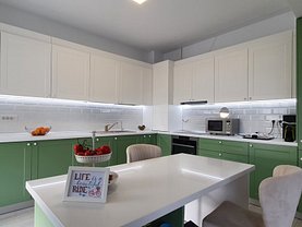 Apartament de vânzare 3 camere, în Bucureşti, zona Pipera