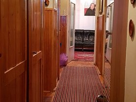 Apartament de vânzare 4 camere, în Arad, zona Mioriţa
