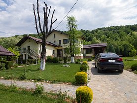 Casa de vânzare sau de închiriat 8 camere, în Targoviste, zona Nord