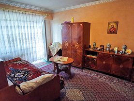 Apartament de vânzare 3 camere, în Cernavoda, zona Central