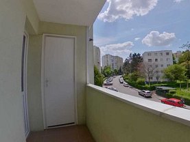 Apartament de vânzare 3 camere, în Cluj-Napoca, zona Mănăştur