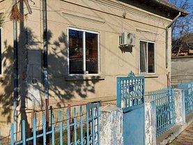 Casa de vânzare 5 camere, în Cernavodă, zona Central