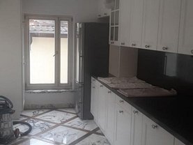 Casa de vânzare 7 camere, în Bucureşti, zona Vatra Luminoasă