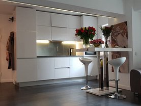 Apartament de vânzare 3 camere, în Bucuresti, zona Sala Palatului