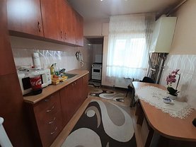 Apartament de vânzare 4 camere, în Cluj-Napoca, zona Mărăşti
