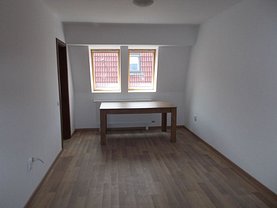 Închiriere birou