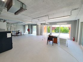 Vânzare spaţiu comercial