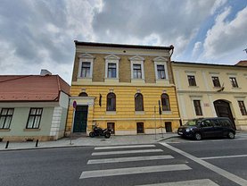 Închiriere spaţiu comercial