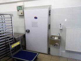 Închiriere spaţiu industrial