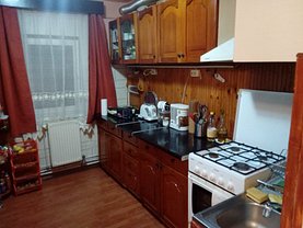 Apartament de vânzare 4 camere, în Lugoj