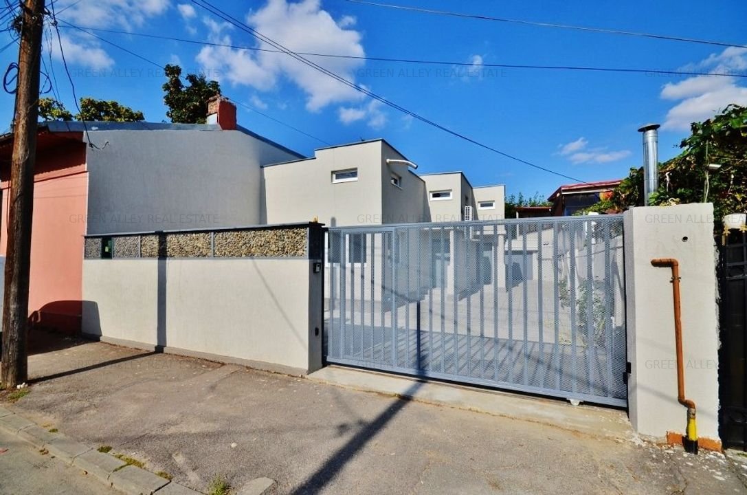 CASA CU 3 CAMERE + SPATII DEPOZITARE | CURTE PROPRIE