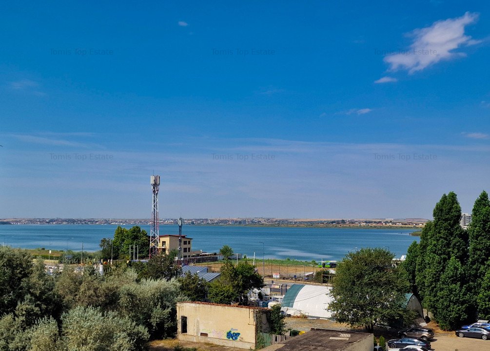 Ap de 4 cam de vanzare, Statiunea Mamaia, vedere la mare si lac, 150m de plaja.