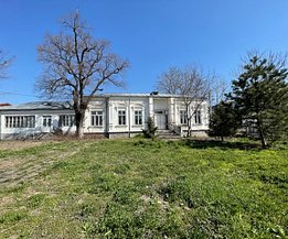 Casa de închiriat 4 camere, în Focşani, zona Ultracentral