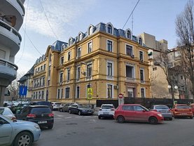 Casa de vânzare 20 camere, în Bucureşti, zona Cişmigiu
