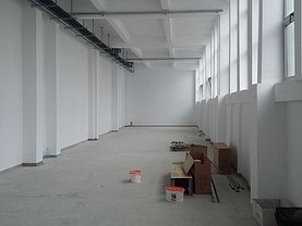 Închiriere spaţiu comercial