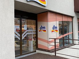 Vânzare spaţiu comercial