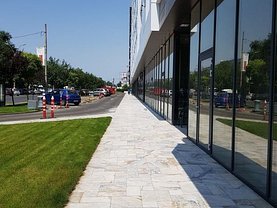 Închiriere spaţiu comercial