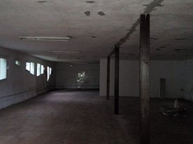 Vânzare spaţiu comercial