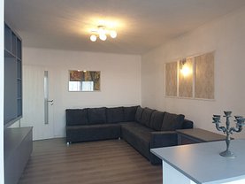 Apartament de vânzare 3 camere, în Braşov, zona Tractorul