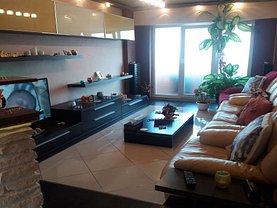 Apartament de închiriat 3 camere, în Braşov, zona Răcădău