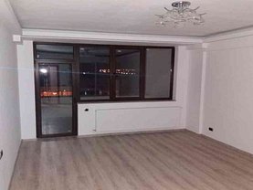 Apartament de vânzare 2 camere, în Braşov, zona Tractorul
