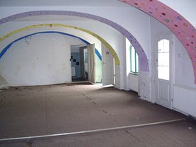 Închiriere spaţiu industrial