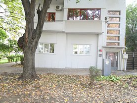 Casa de închiriat 6 camere, în Constanta, zona Capitol