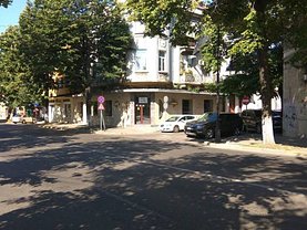 Vânzare spaţiu comercial