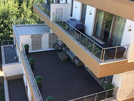 Apartament de vânzare 3 camere, în Brasov, zona Drumul Poienii