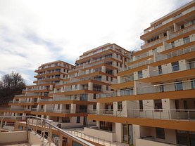 Apartament de vânzare 3 camere, în Brasov, zona Poiana Brasov