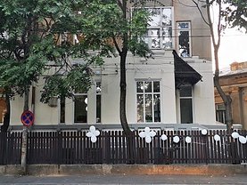 Apartament de vânzare sau de închiriat 6 camere, în Bucureşti, zona Unirii