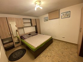 Apartament de vânzare 3 camere, în Bucureşti, zona Moşilor