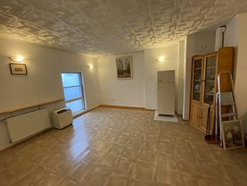 Apartament de vânzare 5 camere, în Bucureşti, zona Moşilor