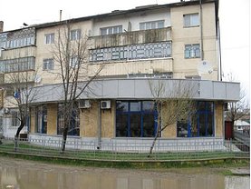 Vânzare spaţiu comercial